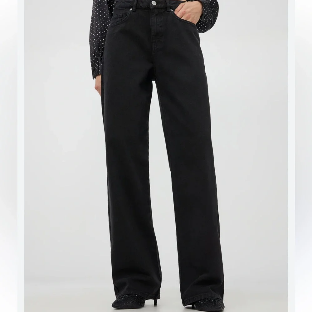 Women’s Black wide leg Jeans
